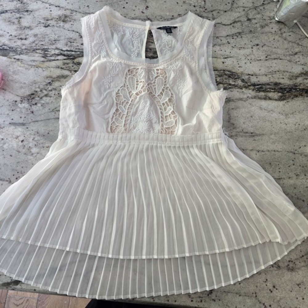 American Eagle cream lacey tank top medium